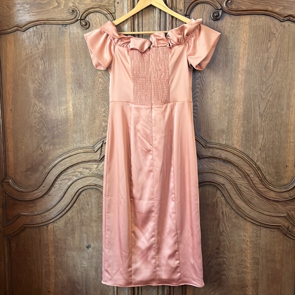 NWT ANTHROPOLOGIE Ruffled Off-The-Shoulder Dress pink satin Size Medium - Picture 15 of 16